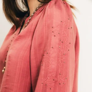 Blouse jacquard brodée de perles rose indien pour femme