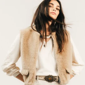 Gilet fourrure beige sans manches boléro effet vison