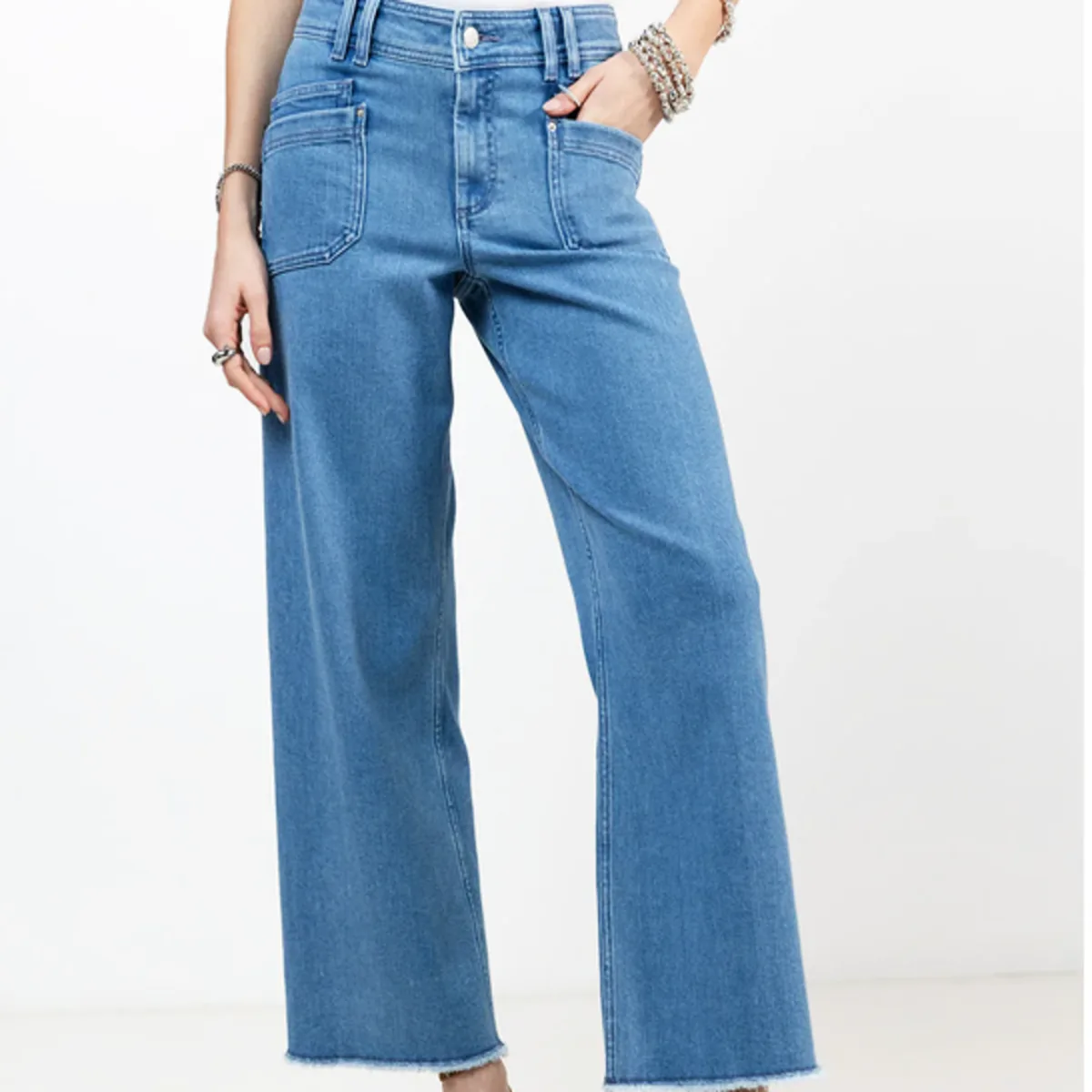 Jean wide leg bleu clair taille haute bas frangé