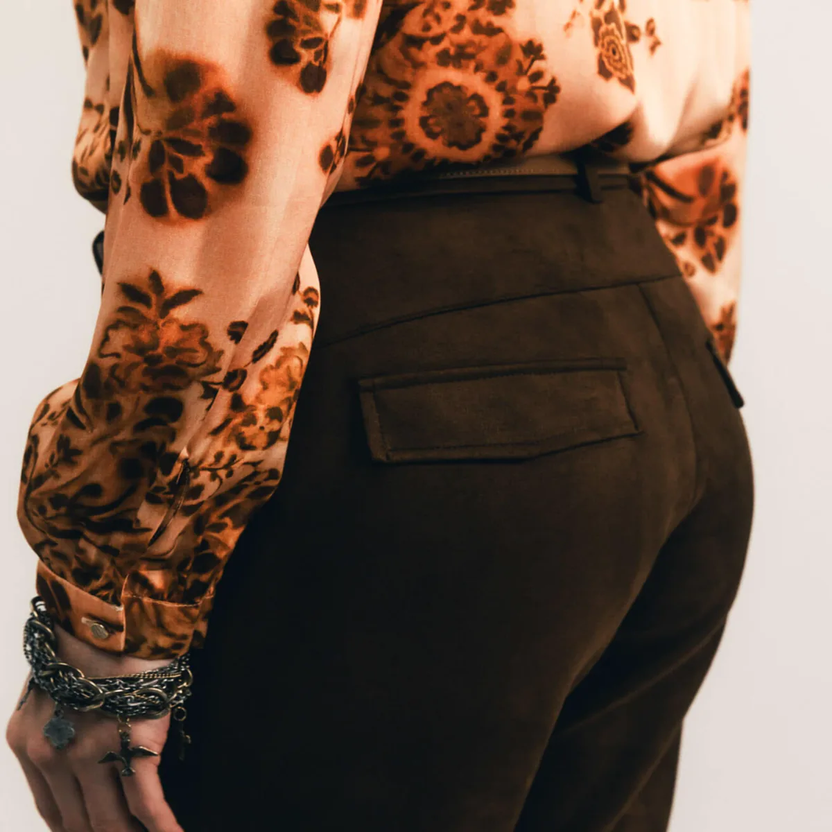 Pantalon suédé choco coupe cigarette