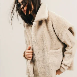 Poncho beige effet peau lainée oversized pour femme