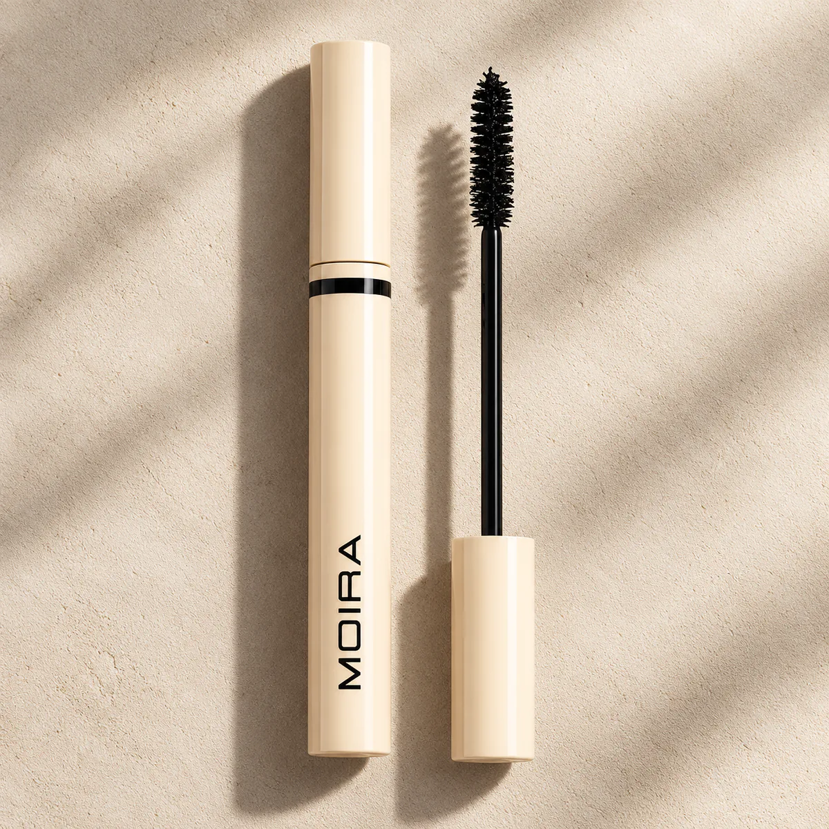 Mascara Volume et Longueur Noir Intense MOIRA Cosmetics, maquillage des cils enrichi en huile de ricin.