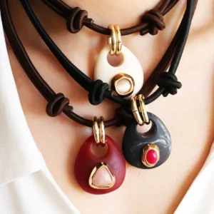 Collier effet marbre bordeaux Saira II Emolo